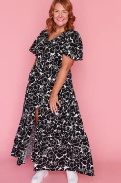 Lorraine Casual Dresses | Fit & Flare Dresses*Alexia Peonies Black & White Dress